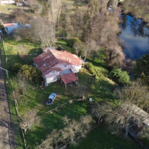 Casa con Amplio Terreno Urbano y Orilla De Río - Río Negro